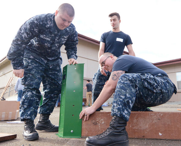 Nas Whidbey Crew Goes Gaga In Anacortes 