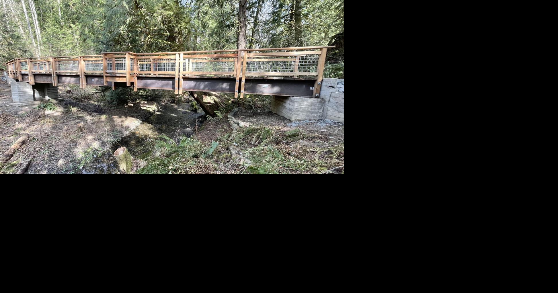 New bridge connects pair of trails in Northern State Recreation Area ...