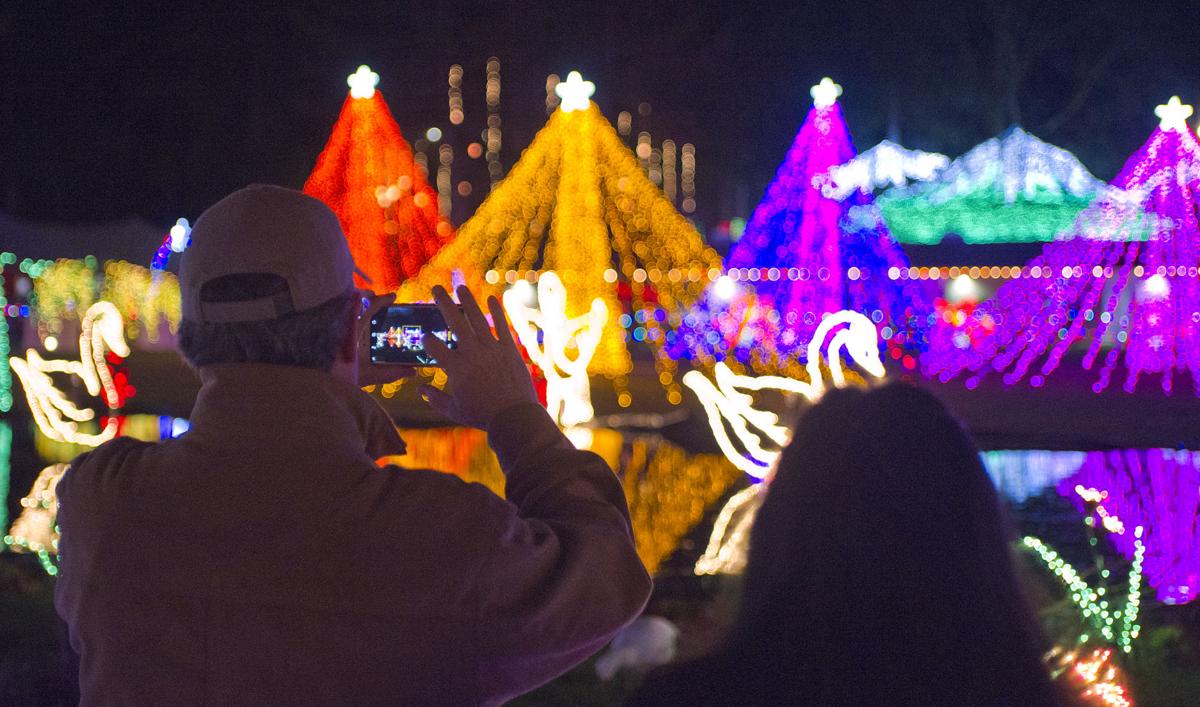 Lights of Christmas help put annual Stanwood festival on ‘hallmark’ list | News | goskagit.com