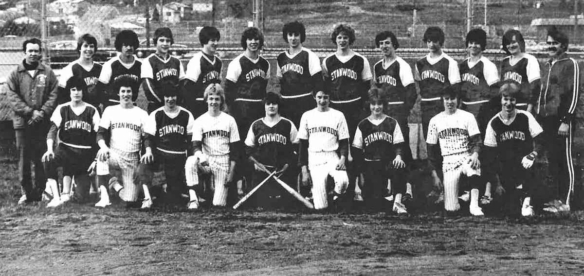 Like Father Like Son Uw To Honor Former Stanwood High Greats