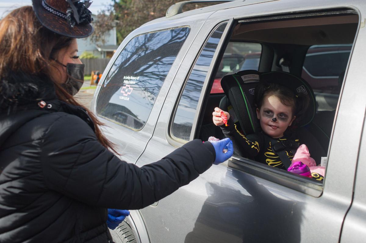 Drive Through Halloween 01 - Memory Care Burlington