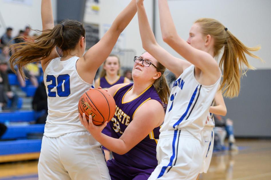 Prep Basketball Hurricanes Ease Past Lions Sports Goskagit Com