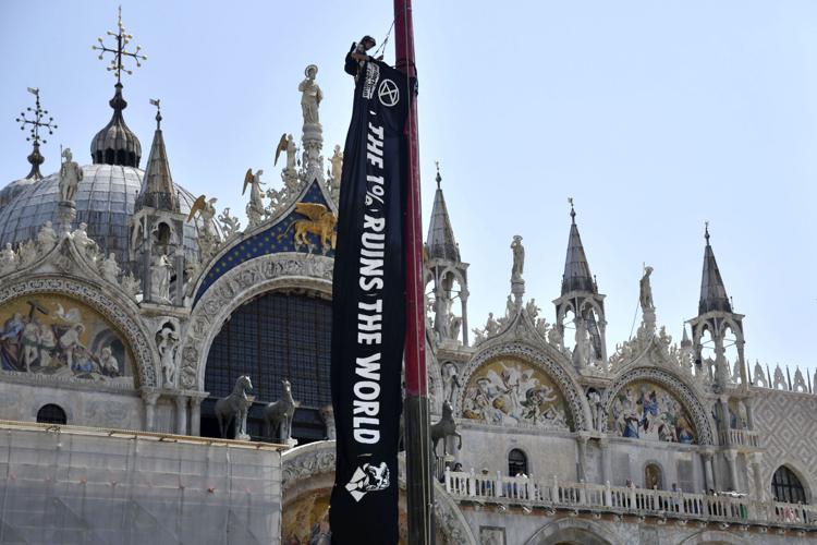 Photos from Venice as Jeff Bezos weds Lauren Sánchez | News | goskagit.com
