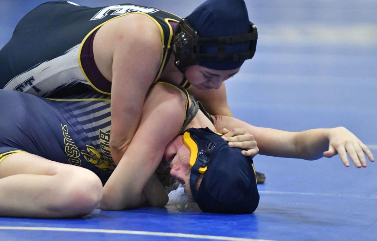 Prep Wrestling Roundup Big turnout at girls' tourney Sports