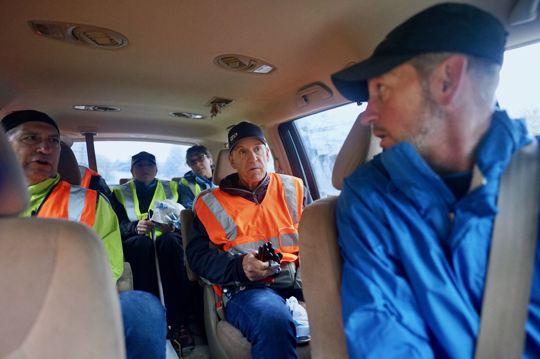 PHOTOS: Fidalgo Island Rotary picks up litter on Highway 20