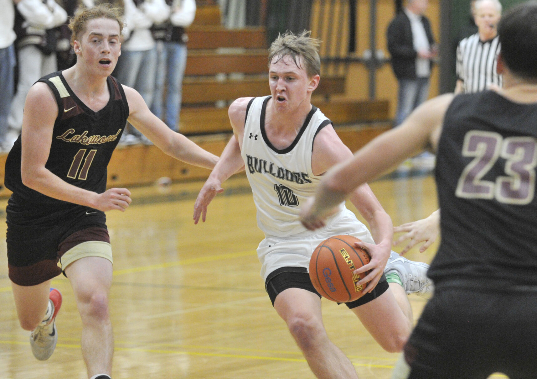 Photos: Mount Vernon Vs. Lakewood Boys' Basketball | Gallery | Goskagit.com