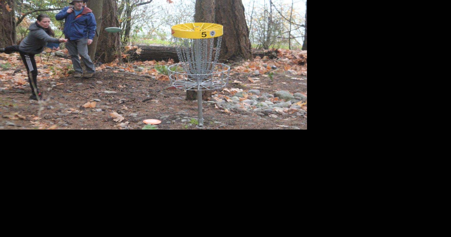 24 compete in first-ever disc golf tournament in Anacortes | Sports ...