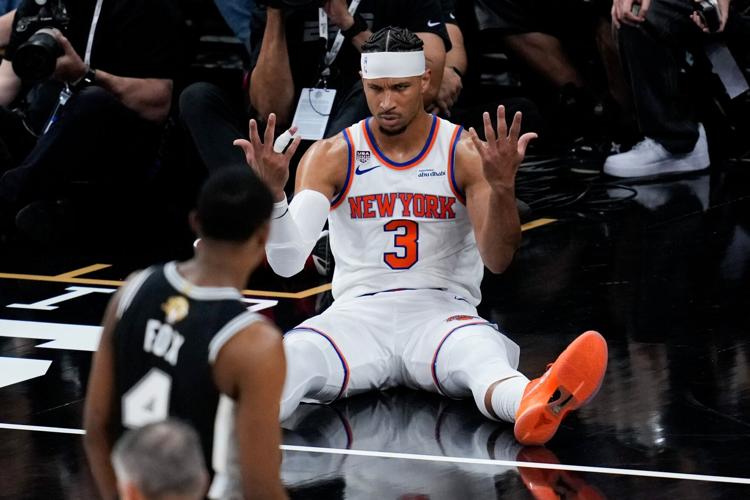 Wemby misses at the end, Knicks beat Spurs 105104 for