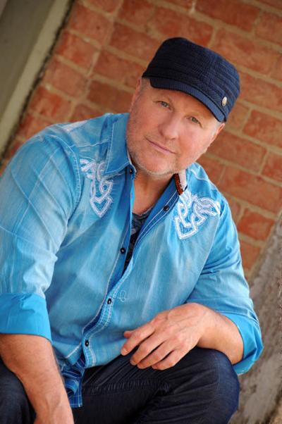 Collin Raye brings the dulcet tones to Grand Rapids | Grand People