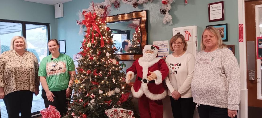 Crafted With Care Foster Grandparents Make Blankets For Seniors