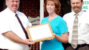 Charlton Honored For Her Service At Baileyton Terrace Apartments Business Greenevillesun Com Charlton Honored For Her Service At Baileyton Terrace Apartments Business Greenevillesun Com