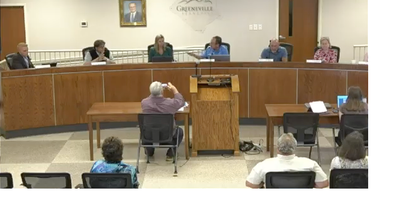 Discussion heats up as city council votes to abandon previous city manager search