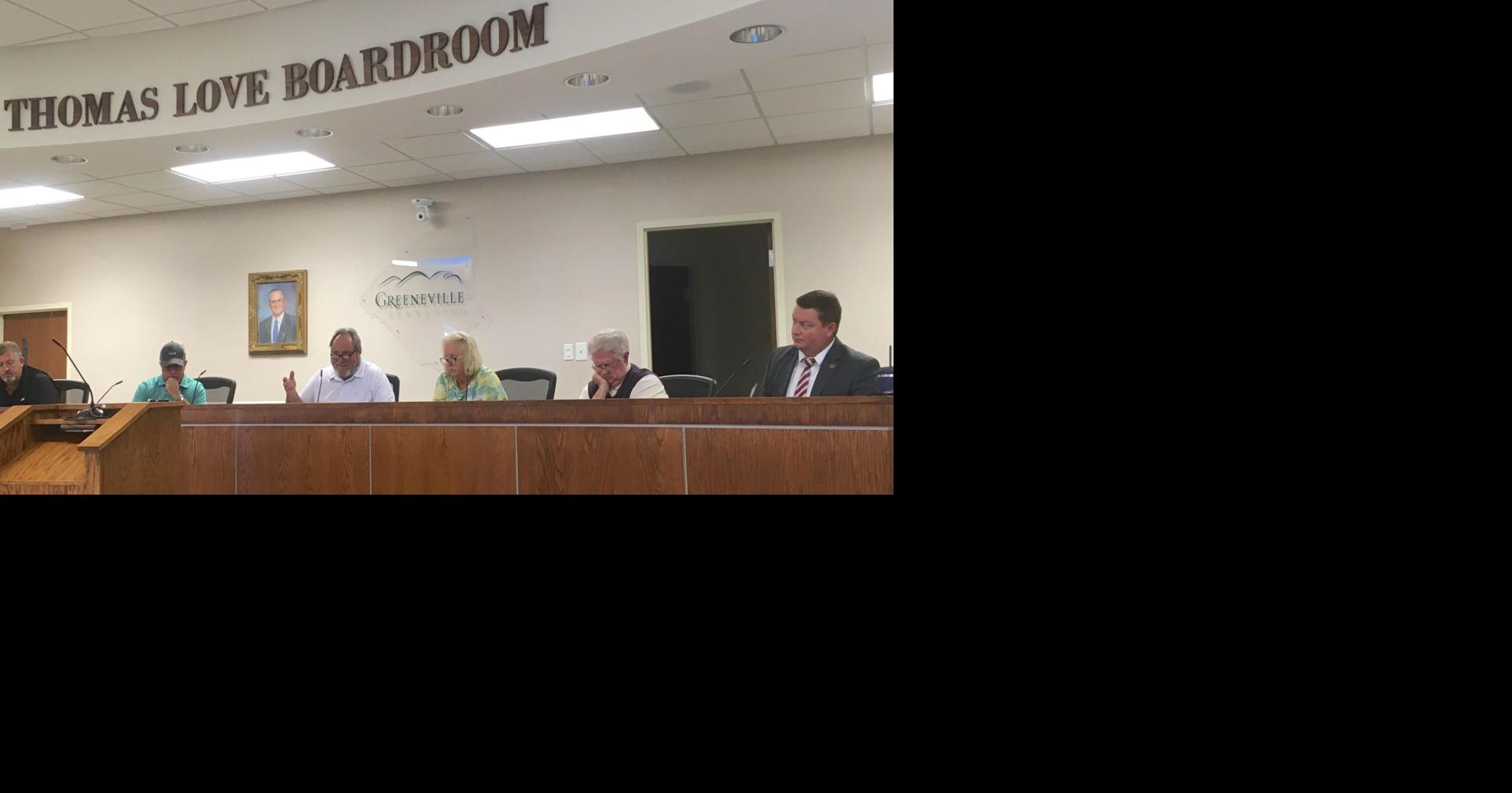 Airport Authority Board Officially Hires New Manager Local News