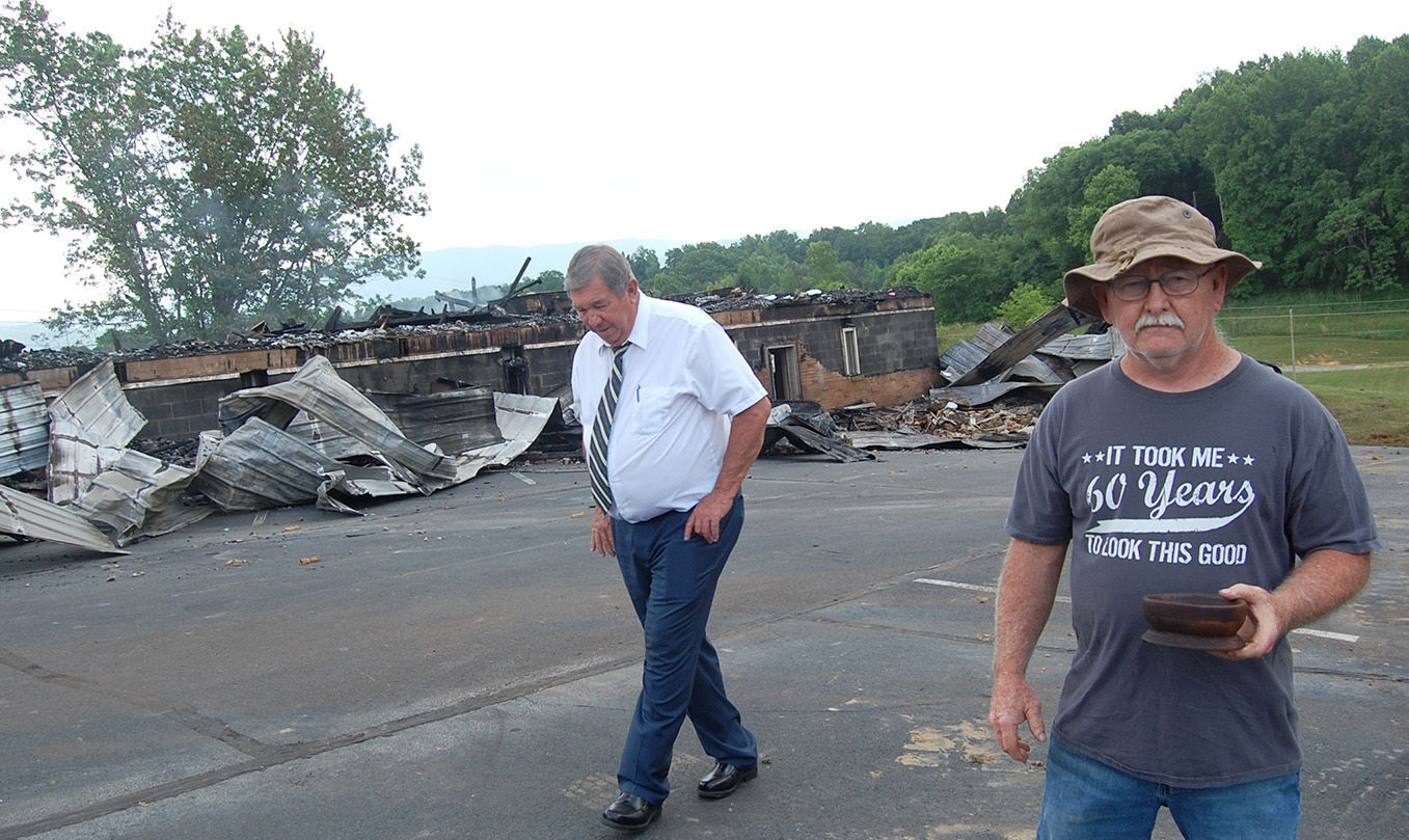 Union Chapel Fwb Leaders Members Say Church Will Rebuild Local News Greenevillesun Com