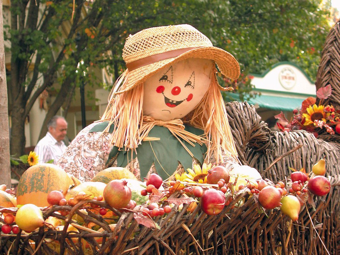 Праздник урожая. Harvest Festival в Англии. Harvest Festival праздник. Фестиваль урожая в Великобритании. Кукла Кирмес в Германии.