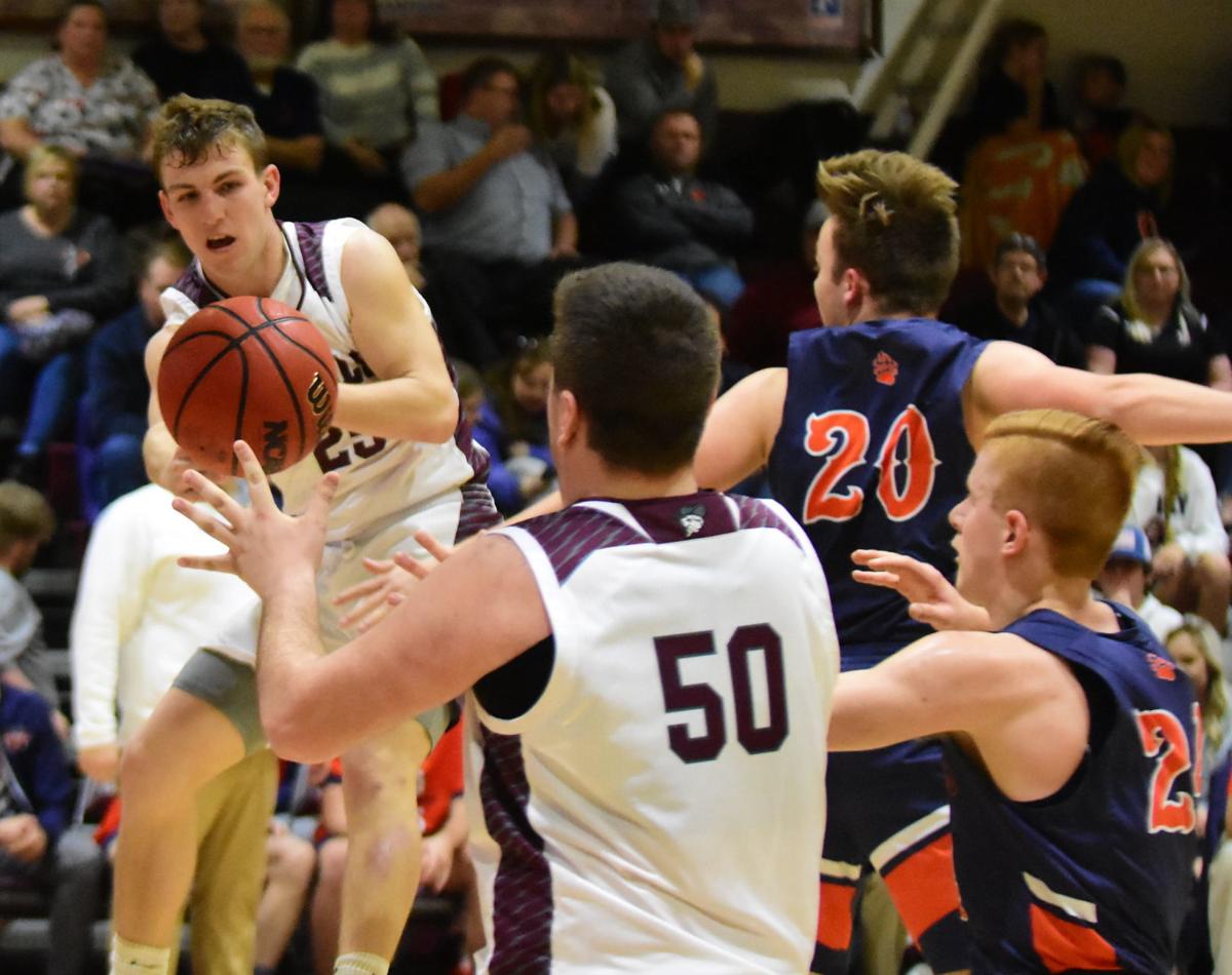Sg S Post Duo Of Fox And Carter Dominate Grizzlies In Win Sports