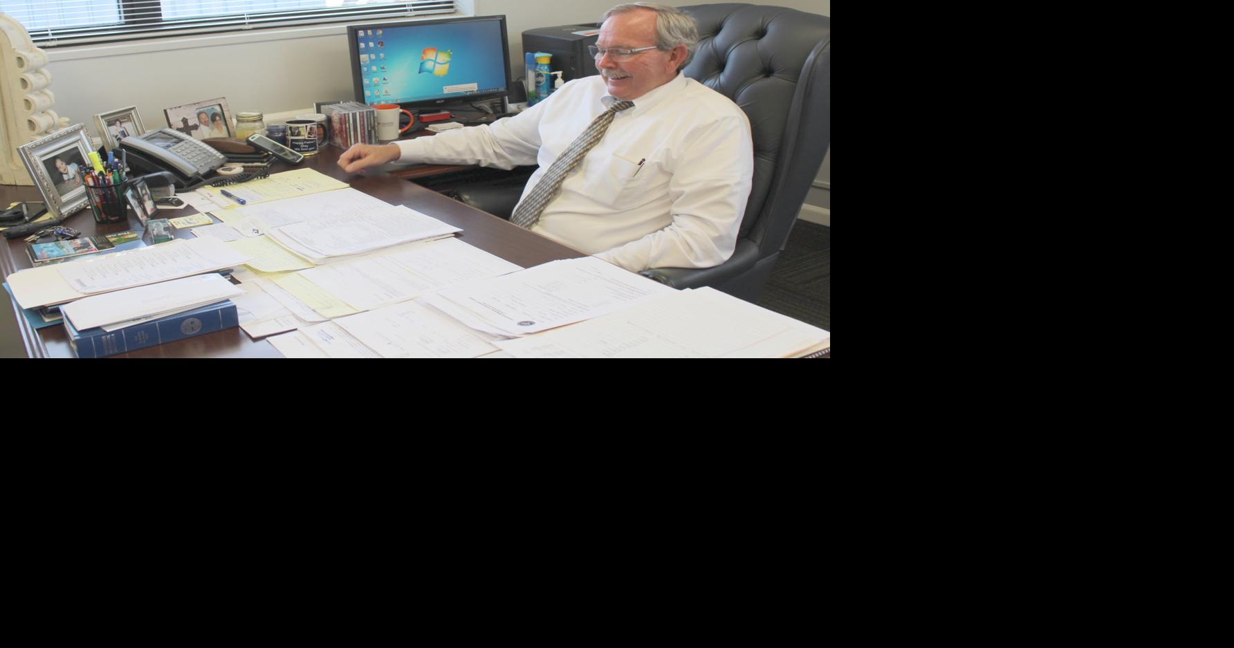 Crum Prepares Office For Next Mayor | Local News | greenevillesun.com