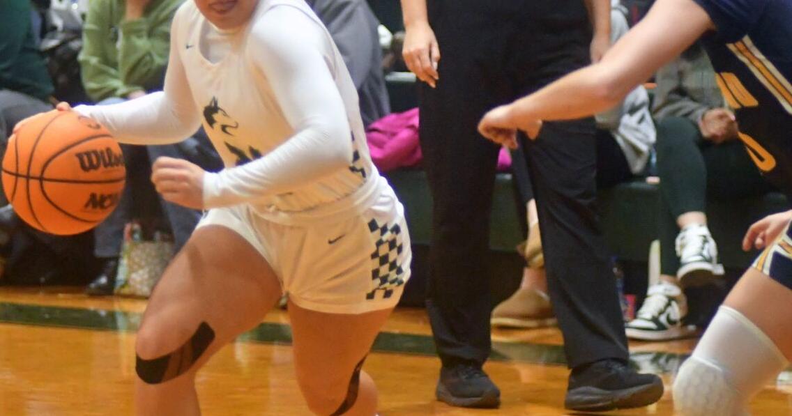 Lady Huskies, Huskies Sweep Cloudland