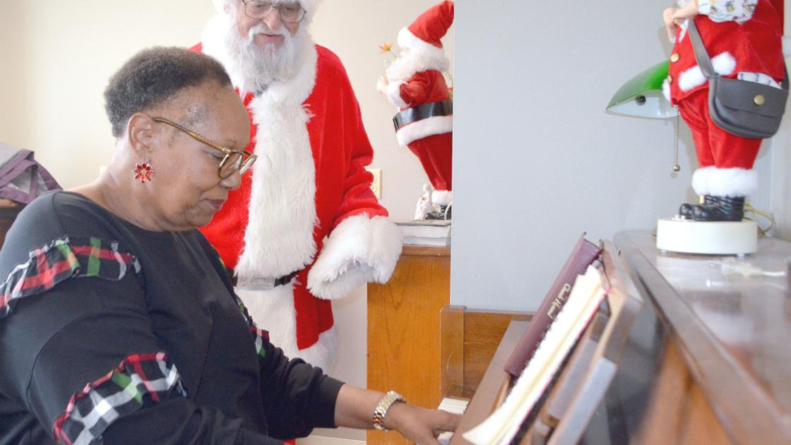 Lakeview Towers Plattsburgh Christmas Party 2022 Plaza Towers Celebrates Christmas With Wrapping Party Local News Lakeview Towers Plattsburgh Christmas Party 2022 Plaza Towers Celebrates Christmas With Wrapping Party Local News