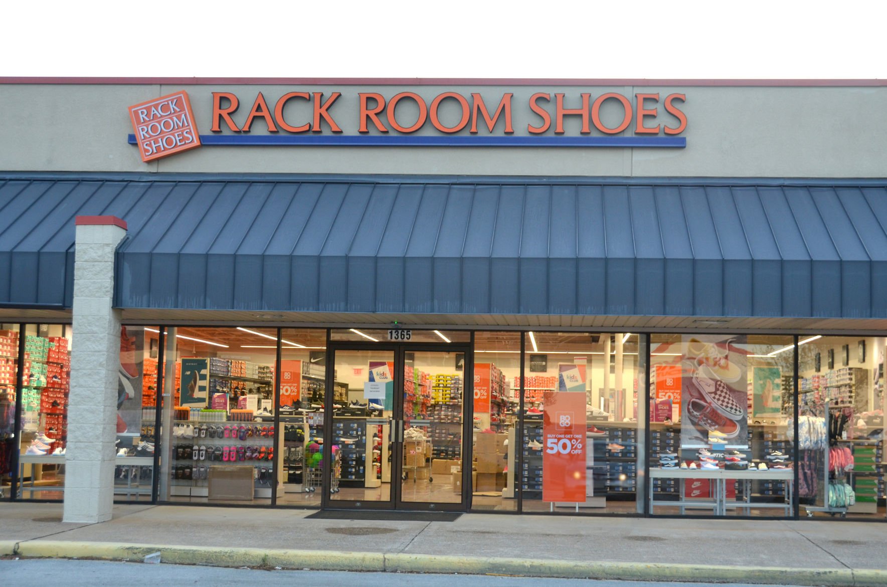 rack room shoes hours on sunday