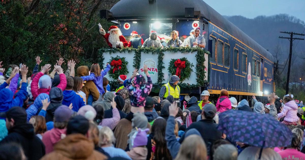 Csx Vip CSX Santa Train Delivers Toys And Holiday Joy To Thousands | Local News ...