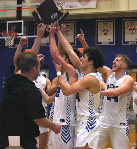 Sectional trophy