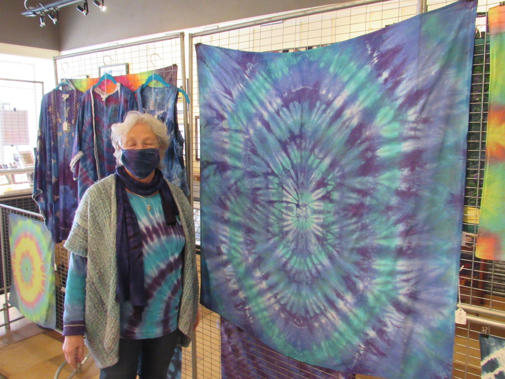 Tie-dye artist branches out - Vimarsana News