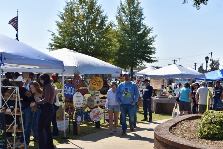 Artisan Makers Market - Crowd.jpg