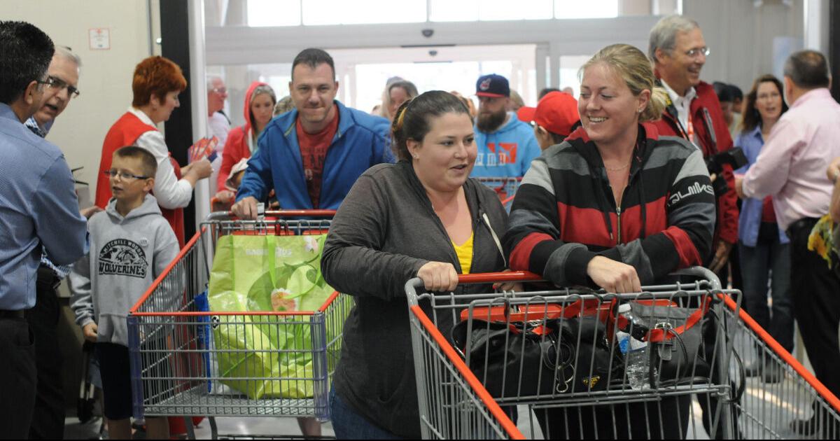 Costco opens to a wave of Guelph shoppers