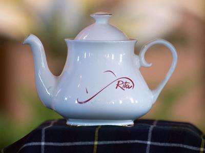 Rita MacNeil's family gets chuckle at singer's last wish: to rest in a  teapot