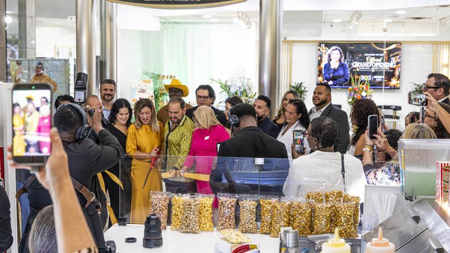 Business Growth Gallery celebrates Fort Myers opening