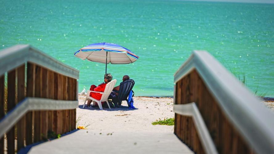 Visitors return to Southwest Florida beaches