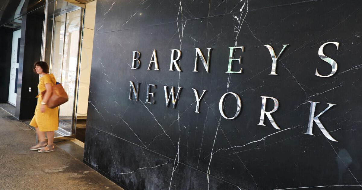 Naples Bayfront to welcome Barneys New York luxury store