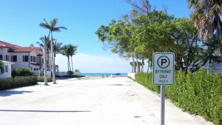 Boca Grande parking sign near beach.png