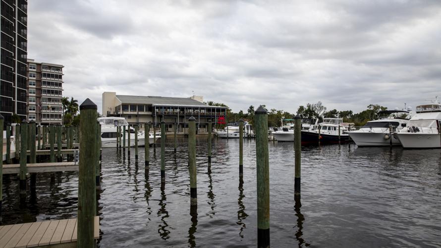Pinchers at the Edison Ford Marina Fort Myers.jpg