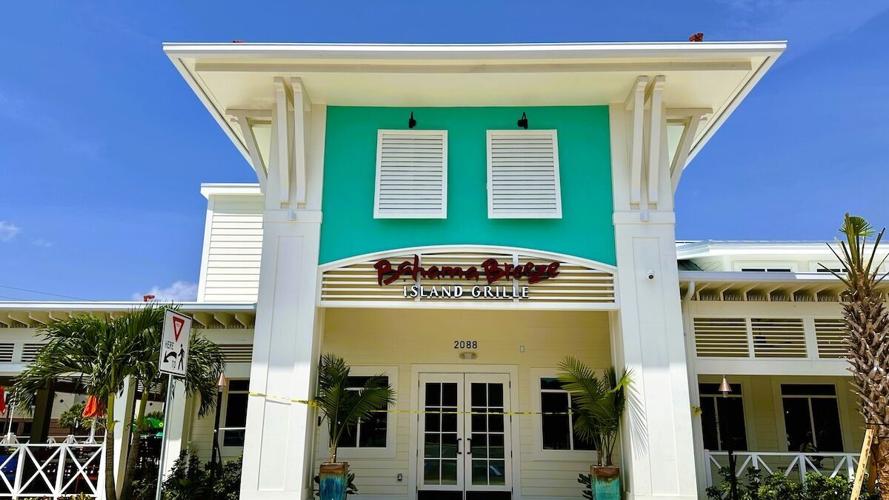 B Bahama Breeze Naples