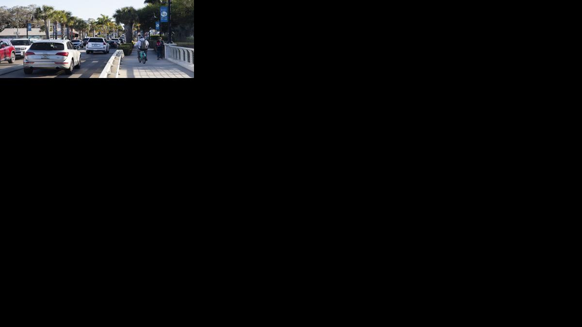Mixed traffic crowds Old 41 corridor