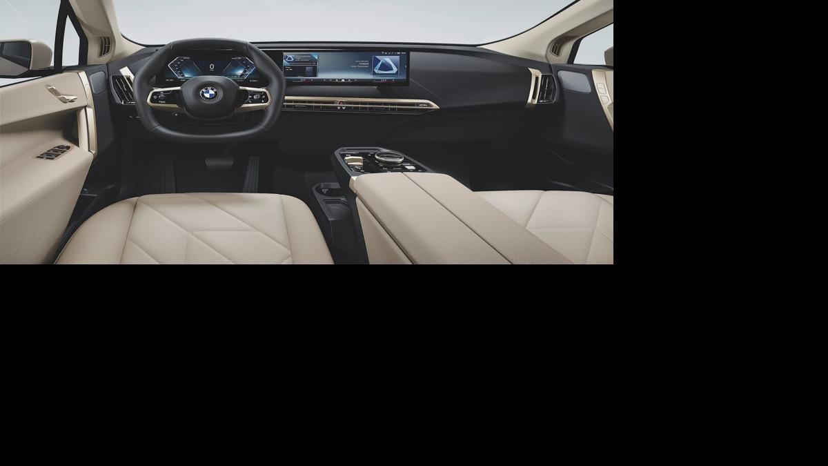 P90585033_highRes_the-new-bmw-ix-xdriv.jpg