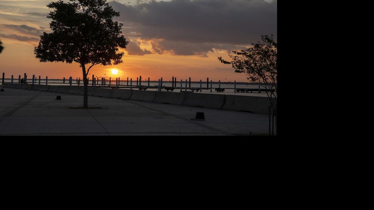 Centennial Park along Caloosahatchee River Fort Myers 3.jpg