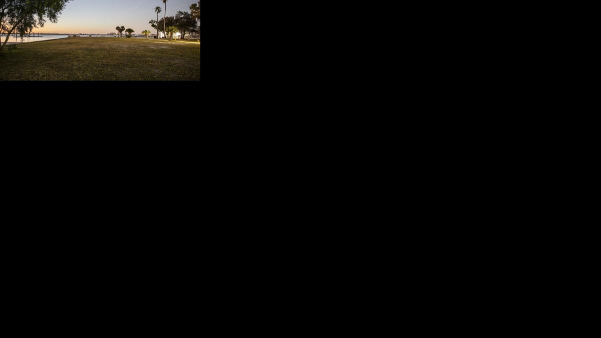 2002 West First Street, property that the City of Fort Myers plans to incorporate into Centennial Park 3.jpg