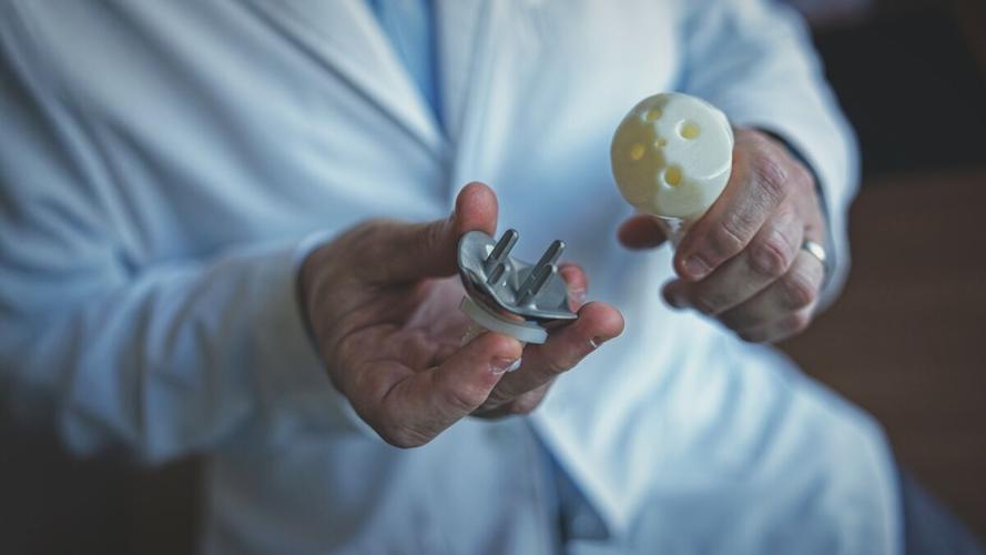 Catalyst’s anatomically correct, stemless implants