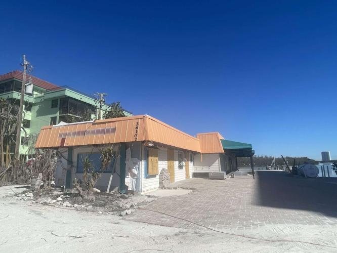 Big Hickory Waterfront restaurant2684
