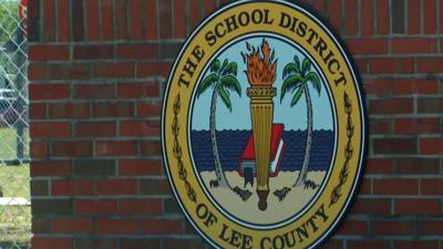 SchoolDistrictofLeeCountylogoonbuilding-credit-WINK-News.jpg