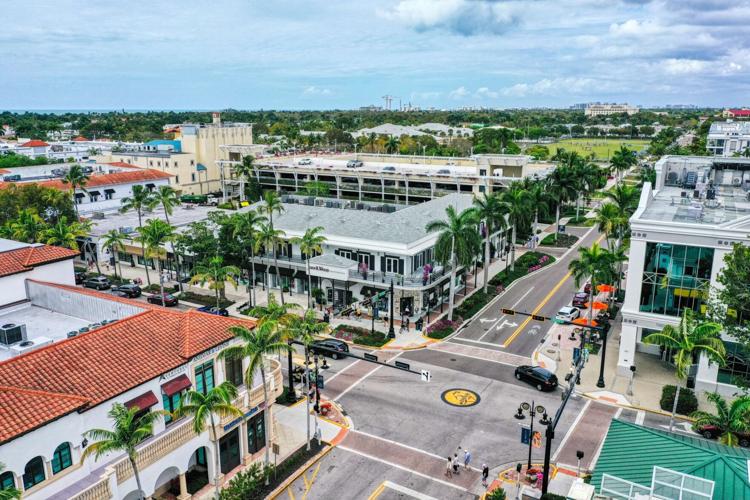 Fifth Avenue South and Eighth Street South downtown Naples