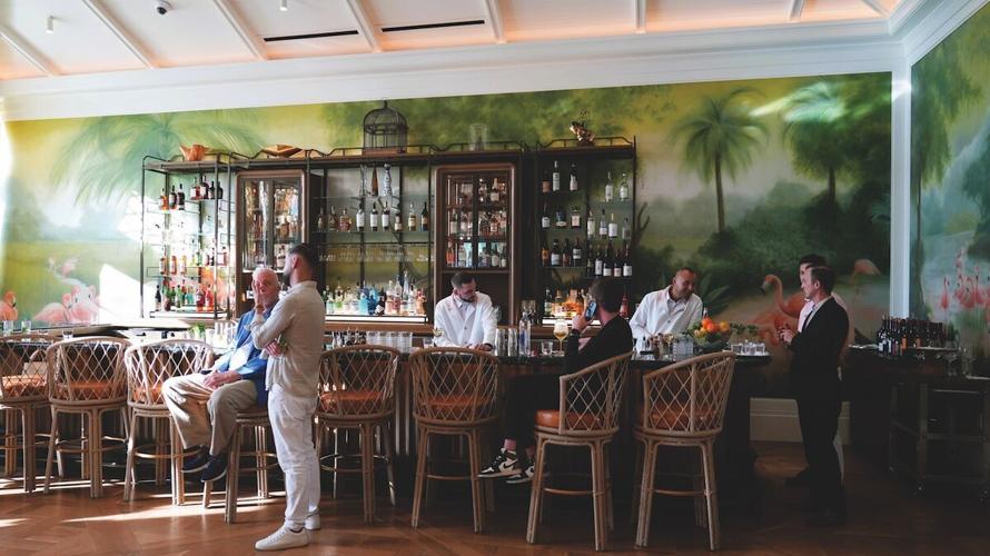 H Merchant Room bar
