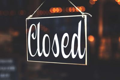selective-focus-photography-of-closed-signage-942304