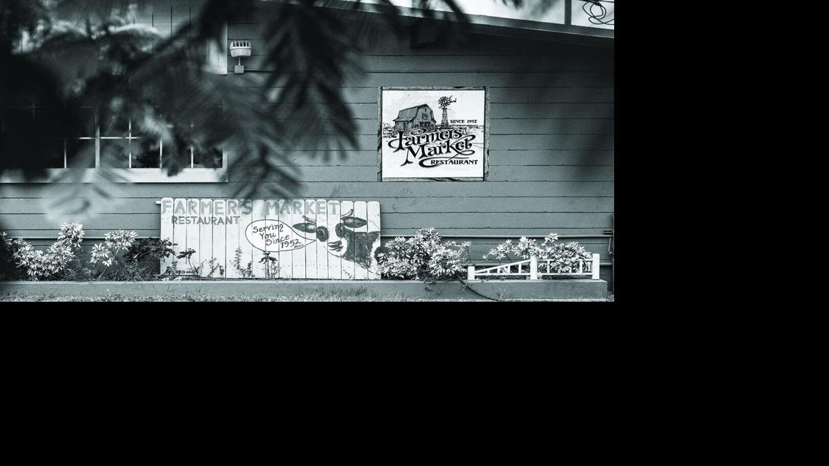 Farmers Market Restaurant exterior in Fort Myers