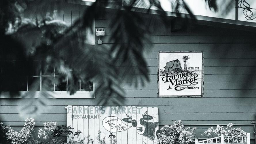 Farmers Market Restaurant exterior in Fort Myers