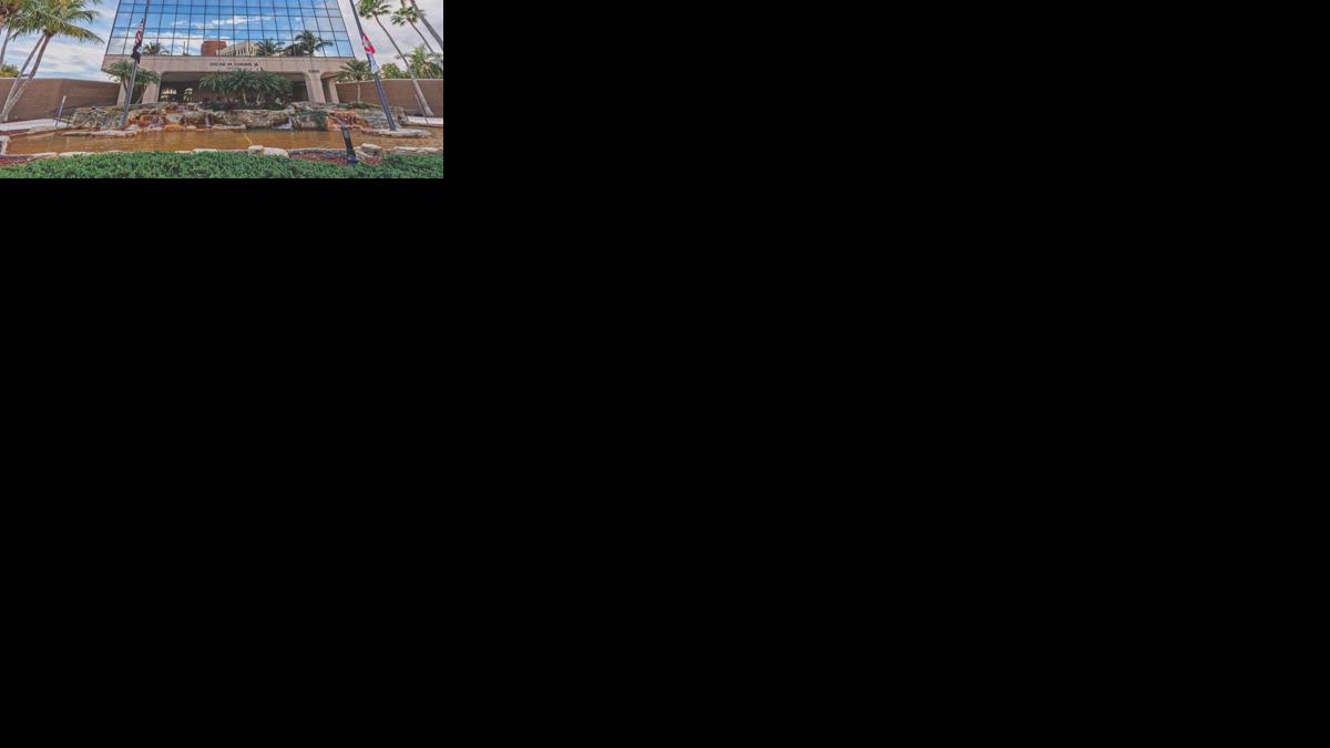 Fort Myers City Hall.jpg