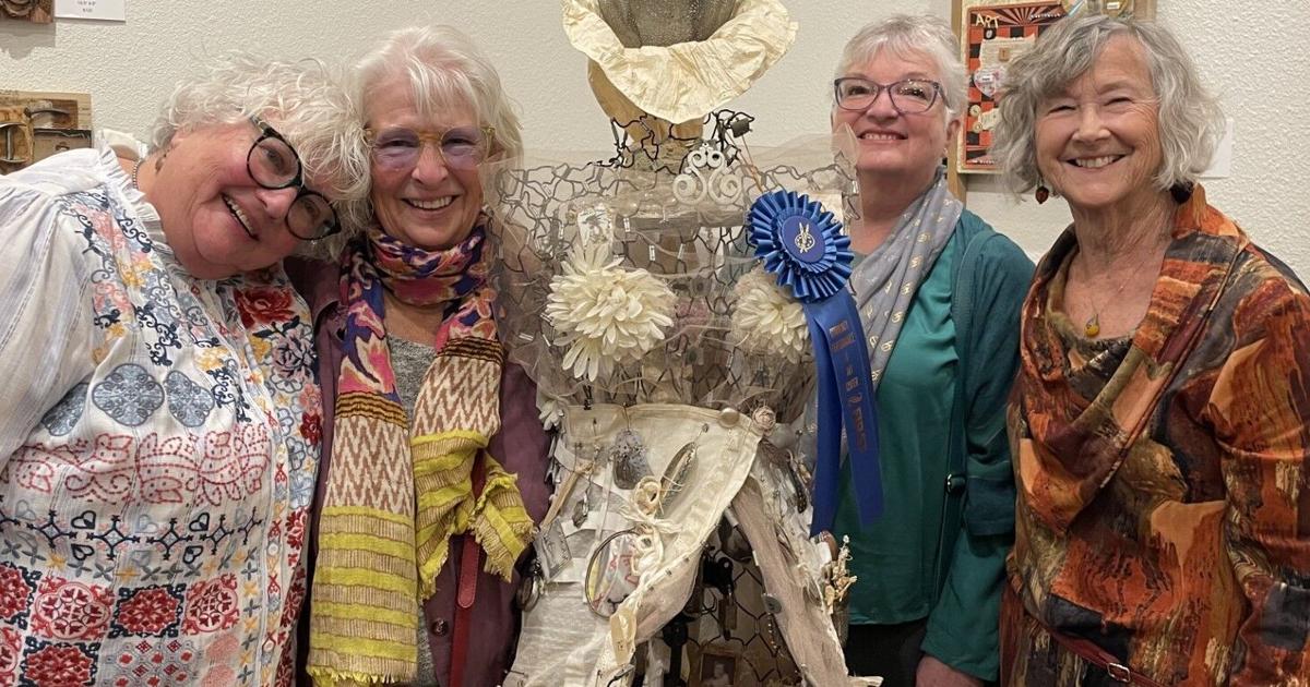 Four artists collaborate, win blue ribbon | Local News Stories | gvnews.com
